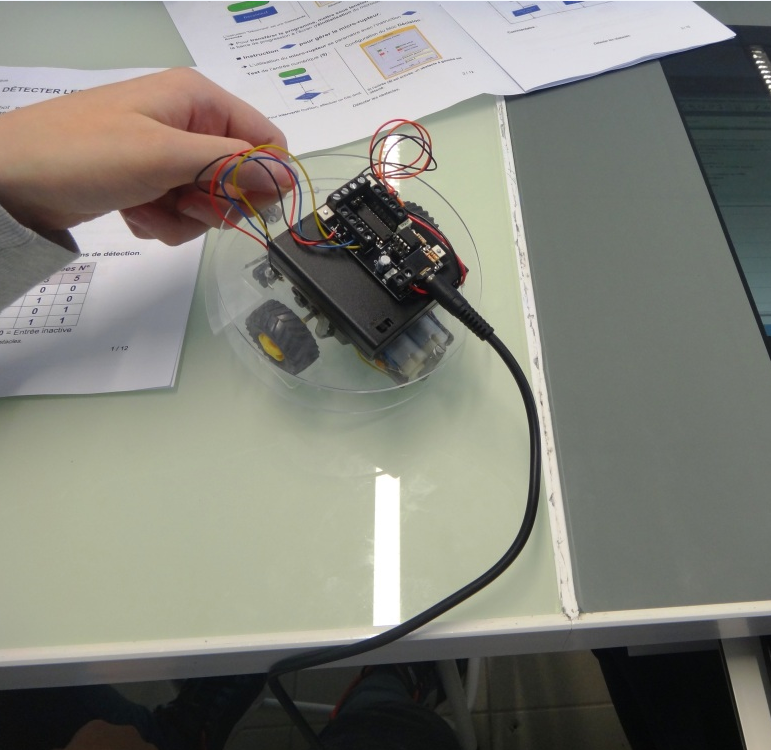 You are currently viewing Enseignement à l’Initiative de l’Etablissement (EIE) : robotique