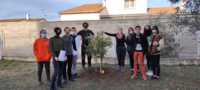 You are currently viewing Lycéens et collégiens relèvent  le “Hope 2 Be Tree challenge”