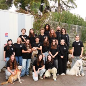 Lire la suite à propos de l’article Les soigneurs animaliers fiers de leurs T-shirts personnalisés